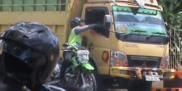 Waah!! Ada Hadiah Dari Kepolisian Bagi Sopir Yang Berhasil Rekam Praktek Pungli