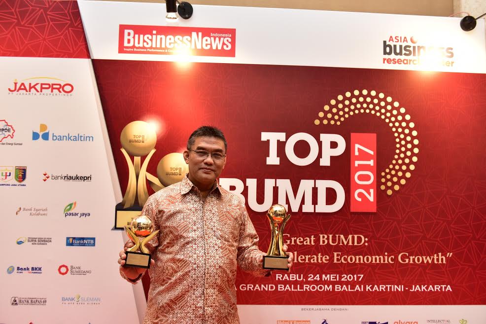 Lagi, Gubernur Kepri Dianugerahi TOP Pembina BUMD 2017