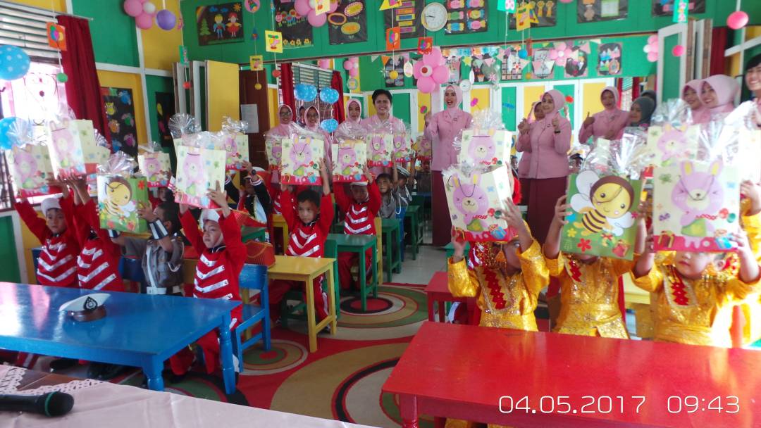 Murid TK Berbahasa Banjar, Istri Kapolda Riau Kaget
