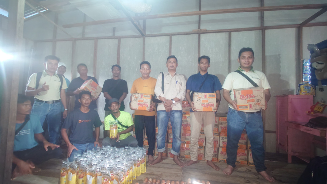 PT GIN Serahkan 65 Paket Sembako untuk Warga Terdanpak Banjir di Desa Bantayan