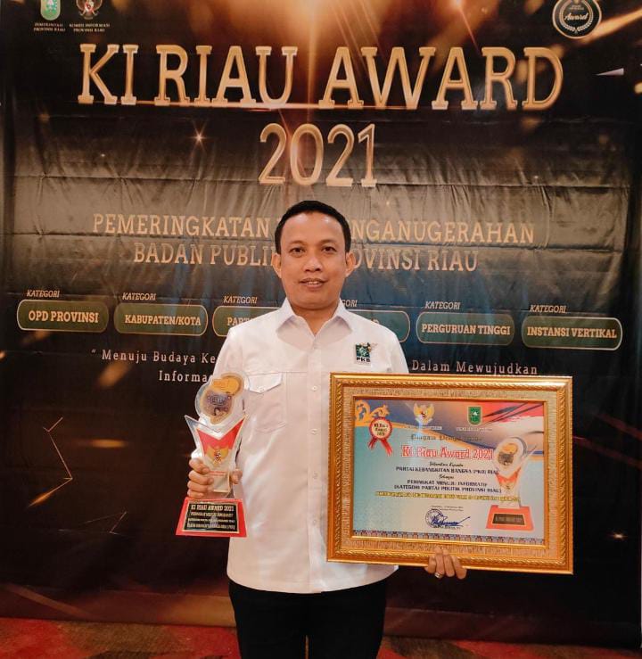 Tiga Kali dapat Penghargaan, PKB Riau Kembali Menerima Penghargaan KI Award Tahun 2021