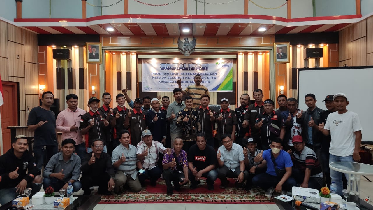 Momen May Day, BP Jamsostek Inhil Sosialisasi Program dan Bagikan Sembako untuk Buruh