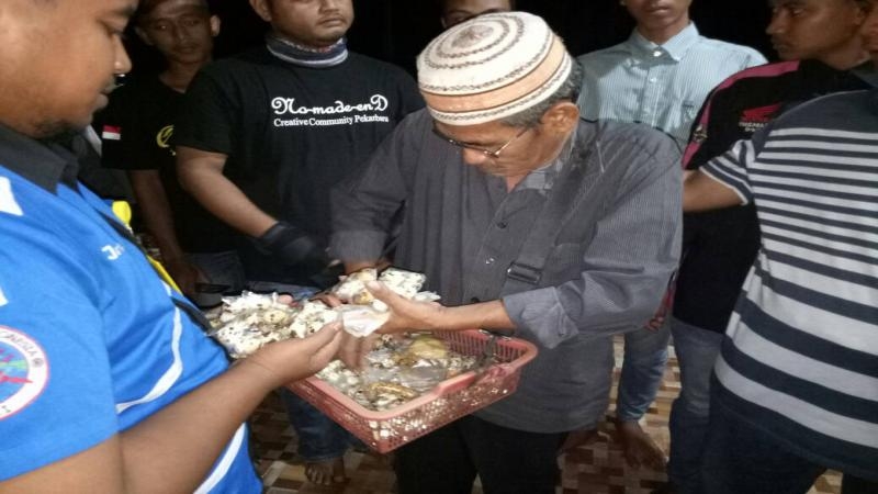 Lelang Dagangan Pedagang Cacat, Polisi Kantongi Ratusan Ribu Rupiah