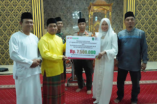 Wakil Bupati Inhil Gelar Buka Puasa Bersama dan Serahkan Santunan di Kateman