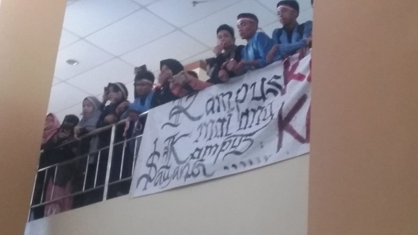 Uang UKT Tak Direvisi, Mahasiswa UIN Suska Riau Ancam Segel 9 Fakultas