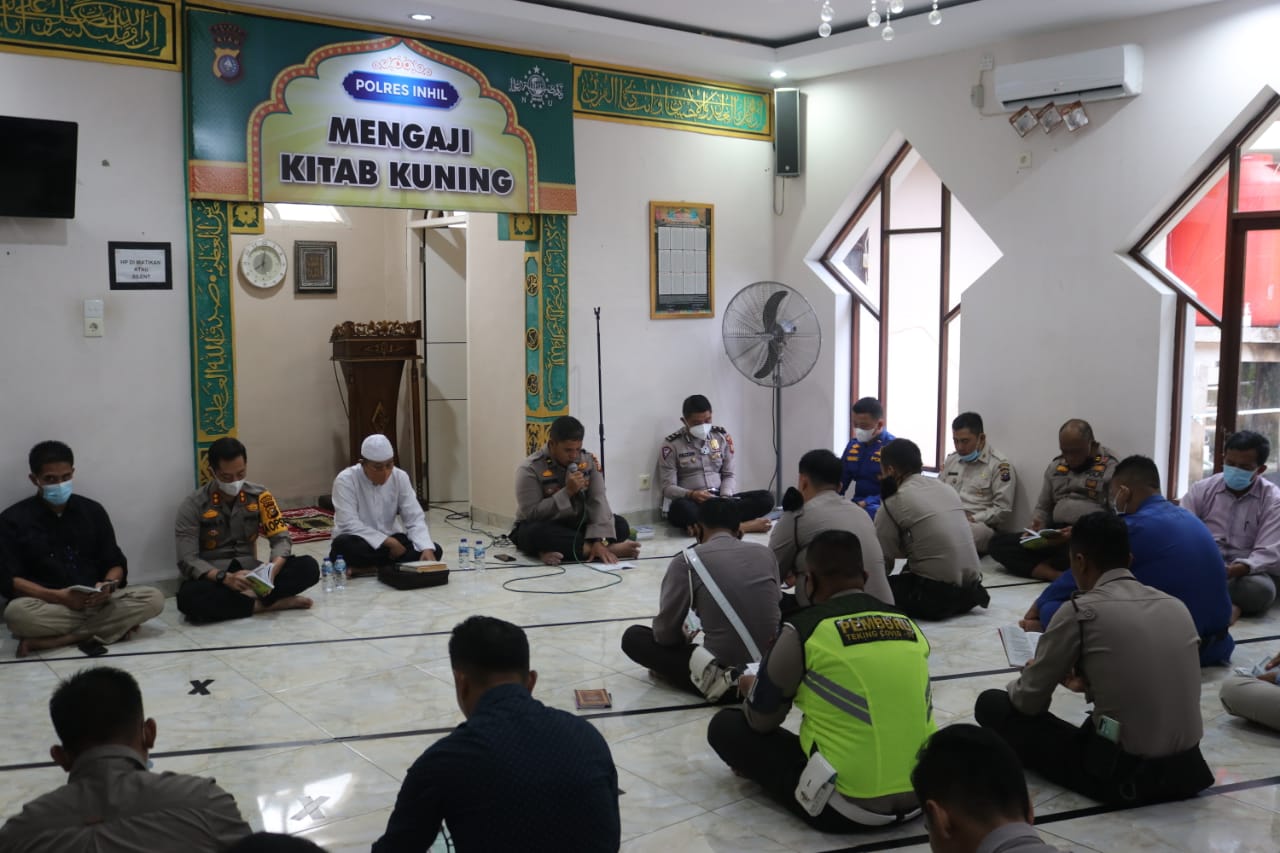 Laksanakan Program Binrohtal, Polres Inhil Adakan Pengajian Kitab Kuning