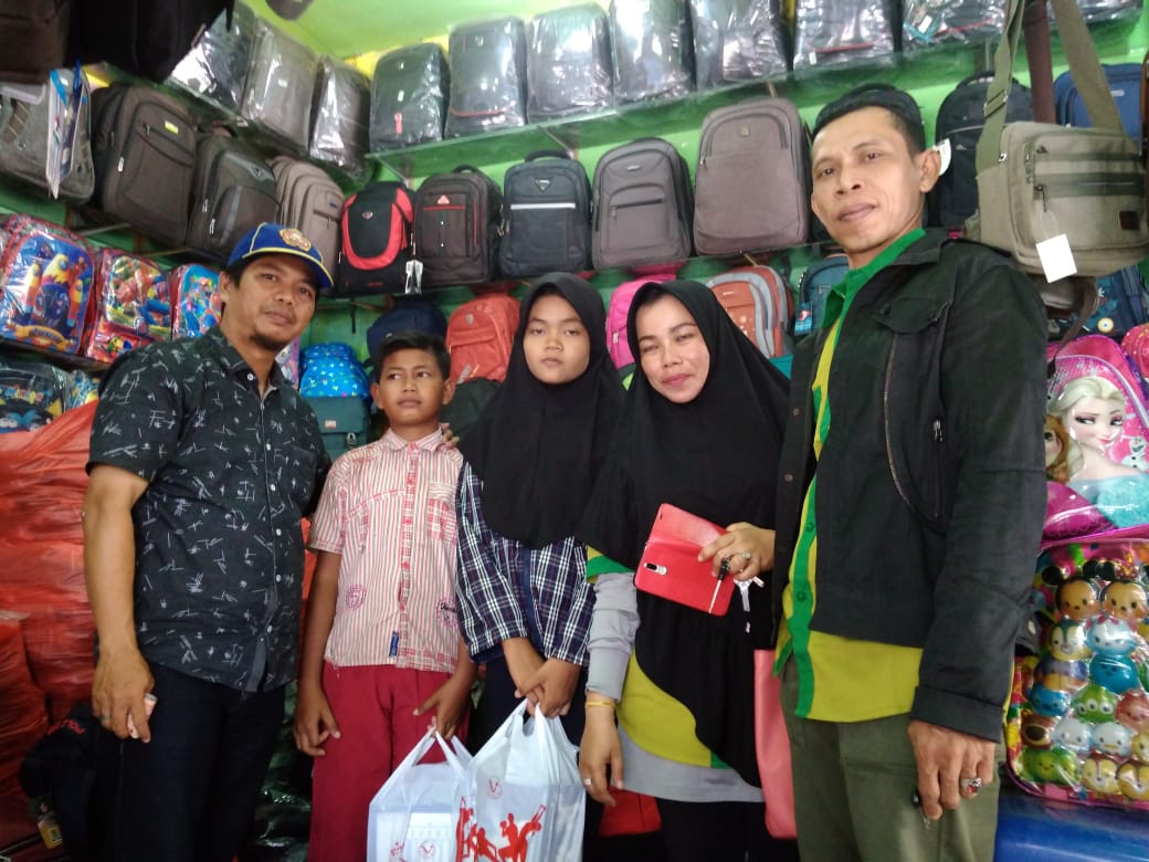 Karang Taruna Inhil Kembali Bantu Dua Anak Yatim yang Putus Sekolah