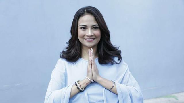 Tangis Vanessa Angel Pecah