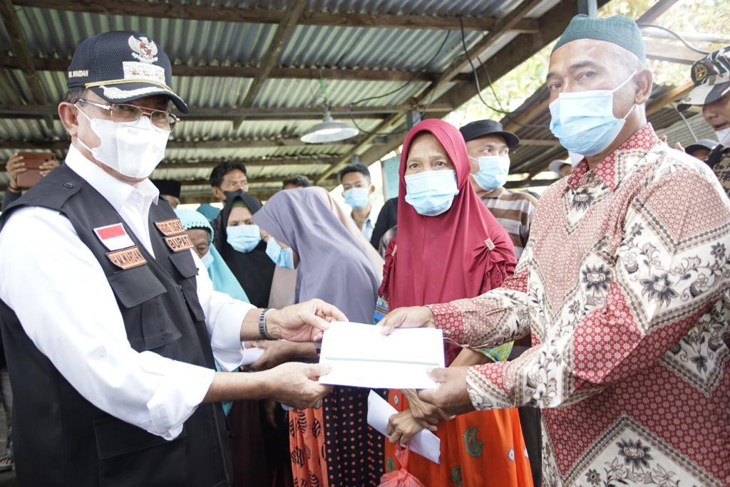 Bupati HM Wardan Tinjau Lokasi Kebakaran di Tanah Merah