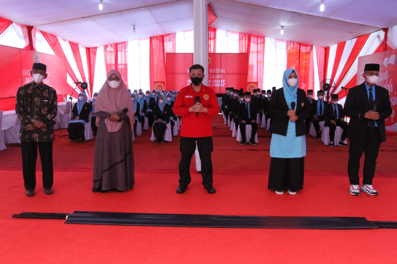 BIN Riau Kejar Target Vaksinasi Massal Pelajar Santri dan Door to Door Kepada Masyarakat