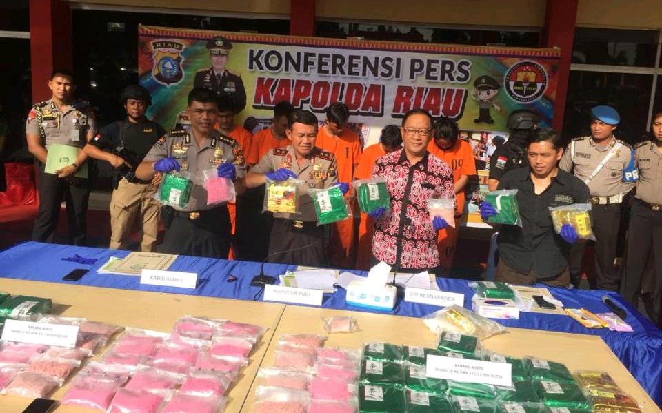 Polda Riau Berhasil Ungkap Peredaran 33 Kg Sabu 42.500 Butir Ekstasi