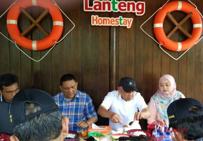 Gubernur Ajak Istri ke Kampung Rusli Zainal