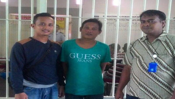 Istri Serahkan Suami ke Rutan Sialang Bungkuk