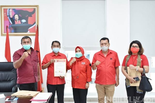 Sah,! DPP PDIP Serahkan Dukungan B1 KWK Kepada Darma Wijaya-Adlin Tambunan