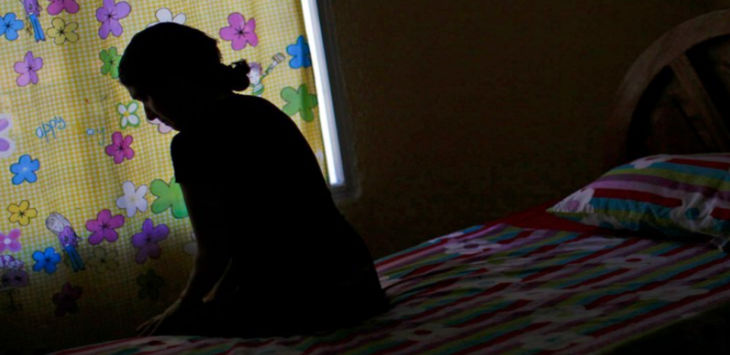 Gadis Ini Lagi Tidur, Tiba-tiba Pemuda Masuk Kamar Lewat Jendela, Celana Korban Dibuka Lalu ‘Ditindih’