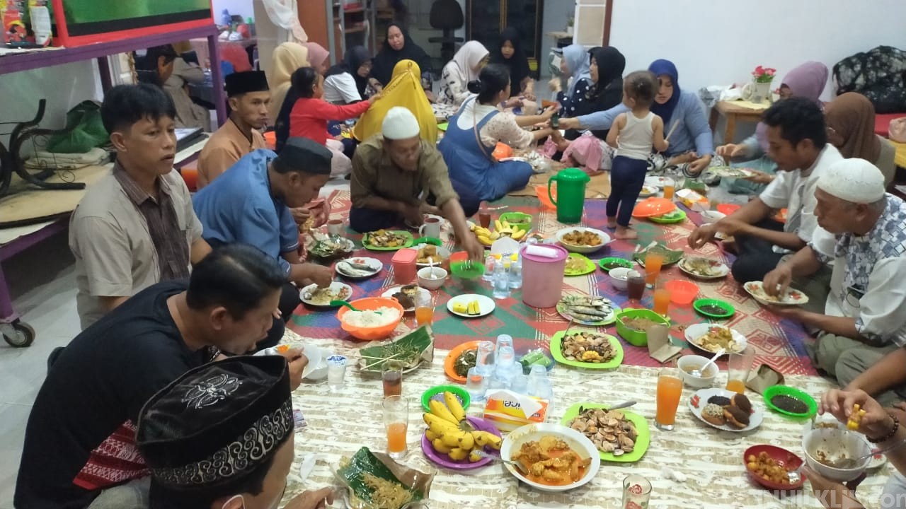 Ketua IWO Sergai Adakan Buka Puasa Bersama Untuk Menjalin Rasa Kebersamaan