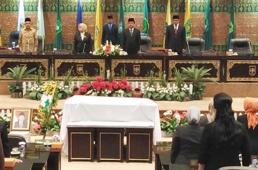 DPRD Riau Beri Penghormatan Terakhir Kepada Jenazah Rosfian