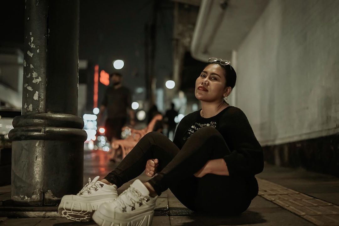 Ciuman 'Maut' Dikomentari, ini Jawaban Menohok Evi Masamba