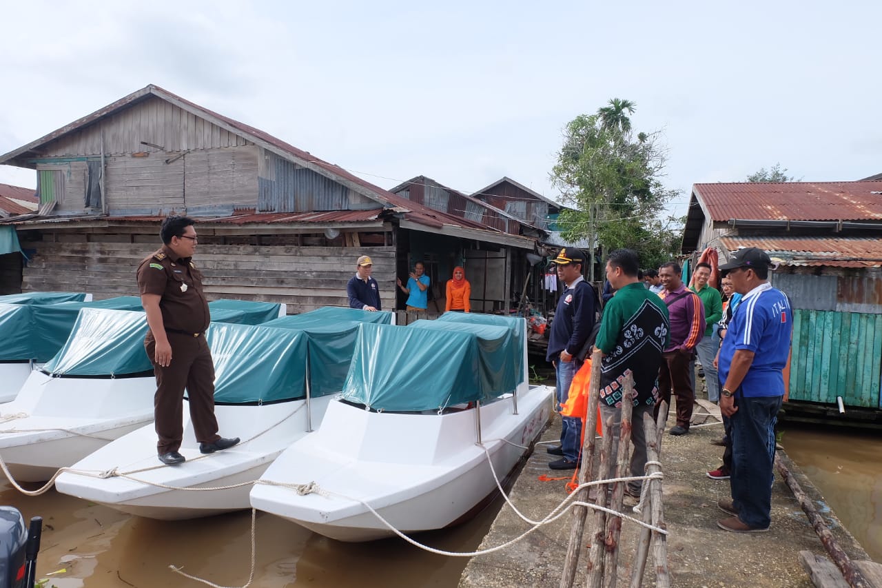 9 Puskesmas dan 1 Pustu di Inhil Dapat Ambulans Air