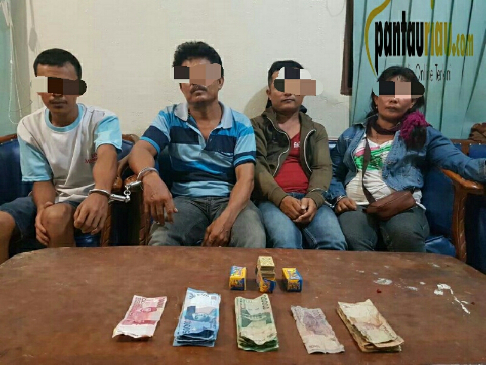 Berjudi, Seorang Wanita dan 3 Pria di Duri Diamankan Polisi