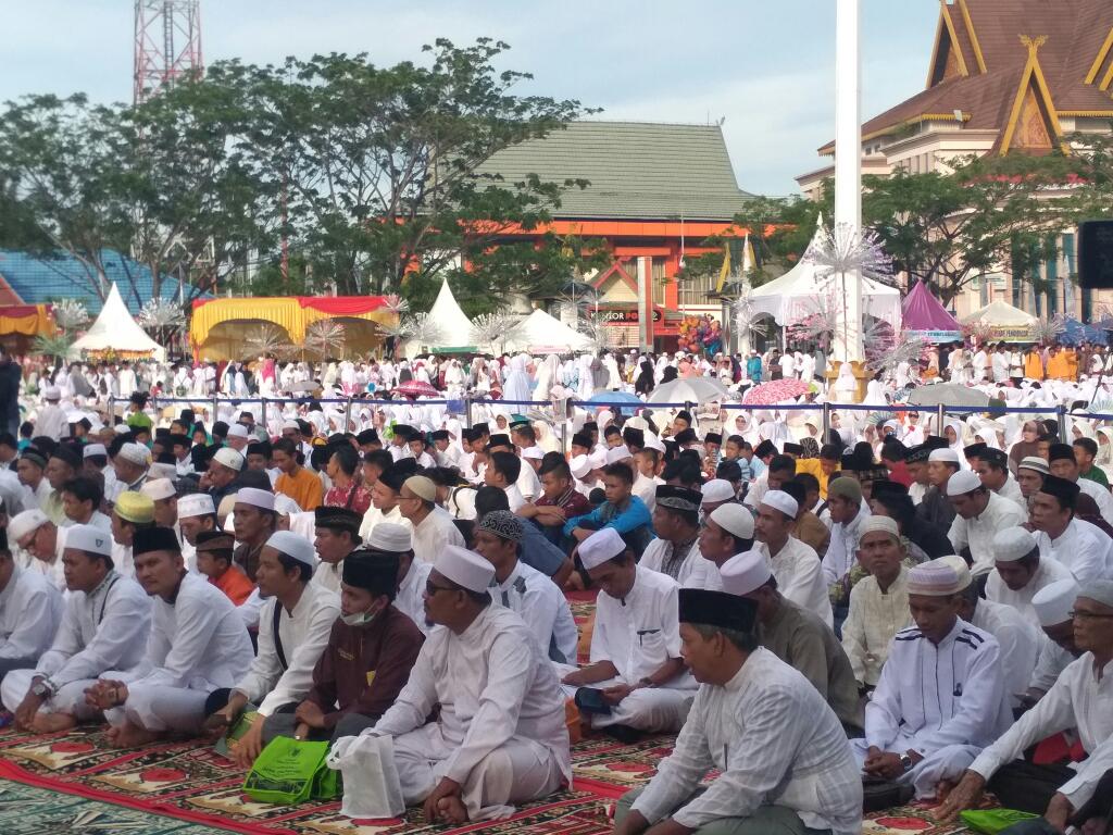 Ribuan Masyarakat Inhil Hadiri Zikir dan Istighosah di Lapangan Gajah Mada