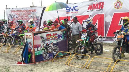 Bupati Mursini Buka Kejurda Motor Cross Sukamaju