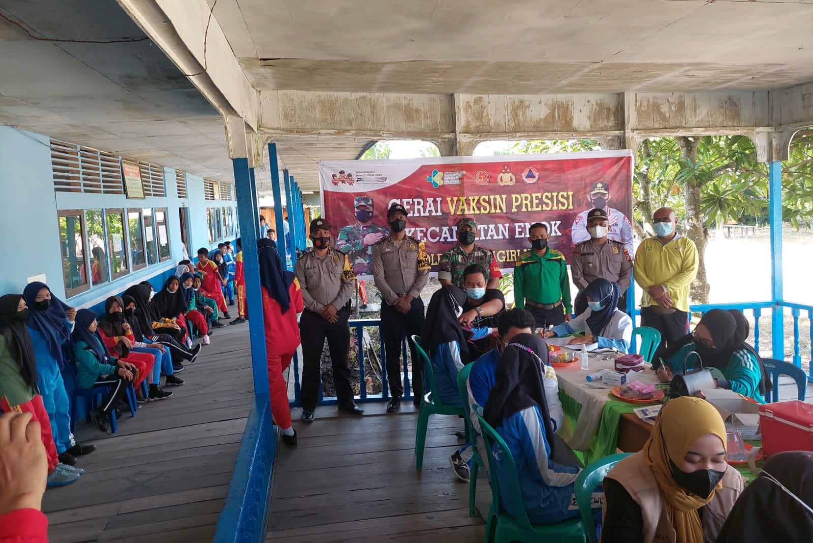 Sebanyak 77 Pelajar di SMPN 1 Enok, Kabupaten Inhil Divaksin