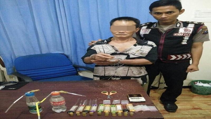 Kakek Penjual Sabu Digrebek Polisi Disebuah Kamar hotel