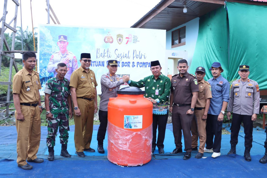 Polres Inhil Beri Bantuan Sumur Bor dan Pompa Air di Sekolah