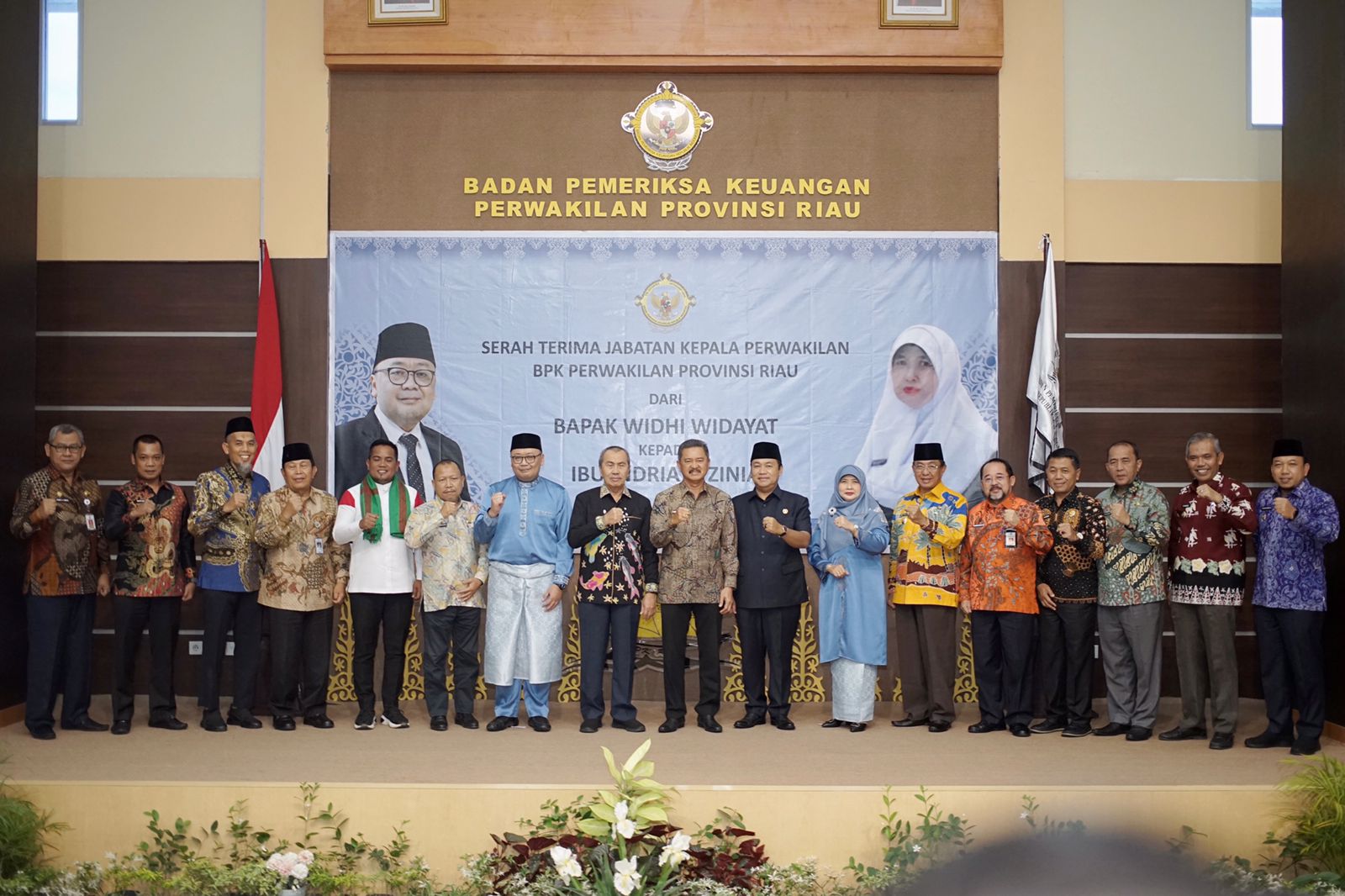 Bupati Inhil Hadiri Serah Terima Jabatan Kepala BPK Perwakilan Riau