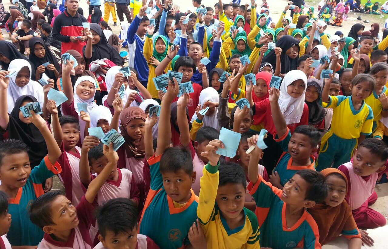 Ribuan Peserta Meriahkan Senam dan Jalan Sehat Berhadiah KOMPI PRAGAS