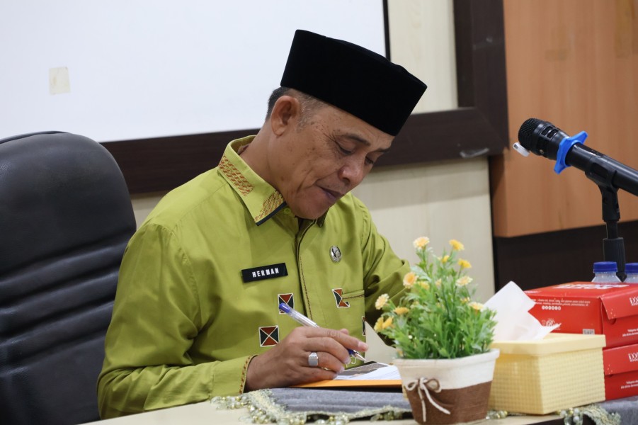 Bupati Inhil Pimpin Evaluasi Realisasi Fisik dan Keuangan