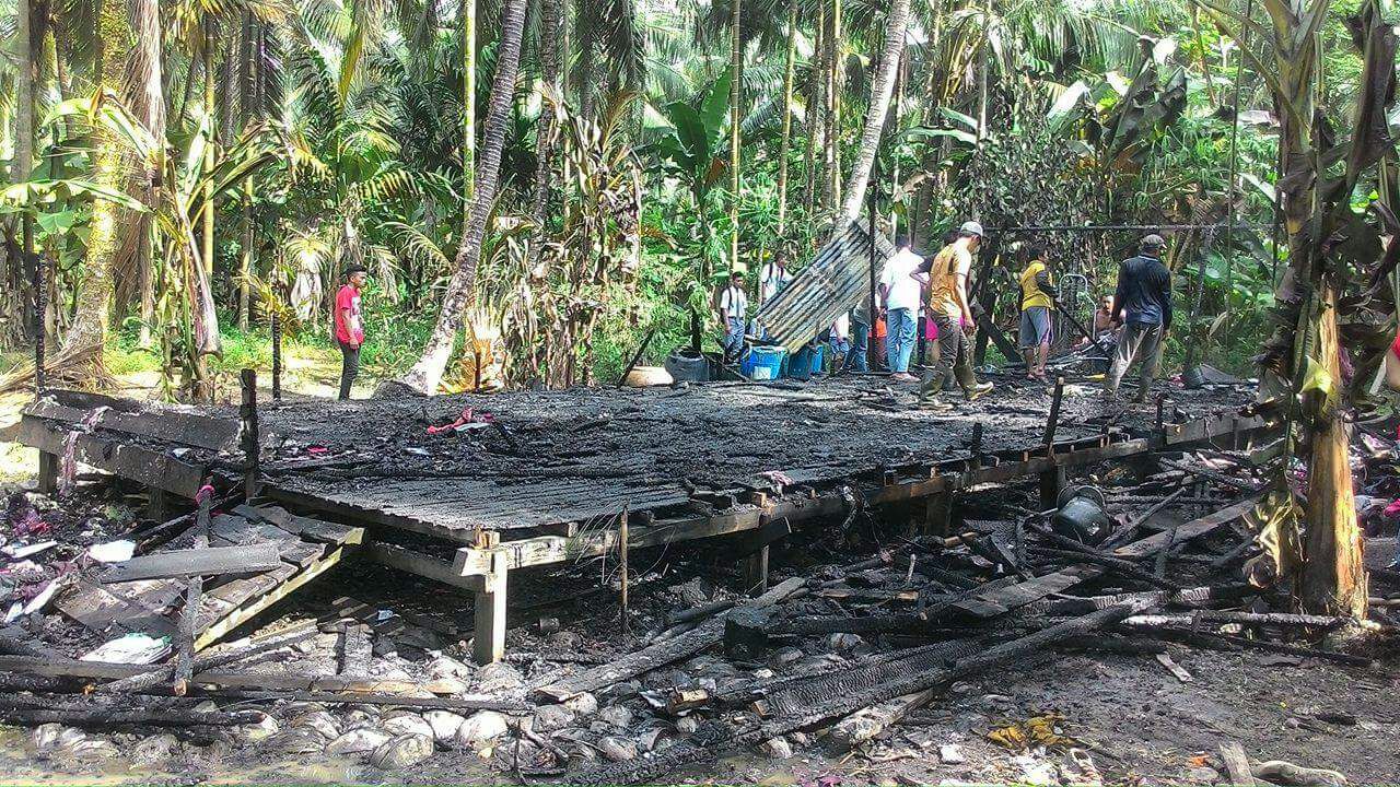 Ditinggal ke Kebun, Rumah Janda di Inhil Ludes Terbakar