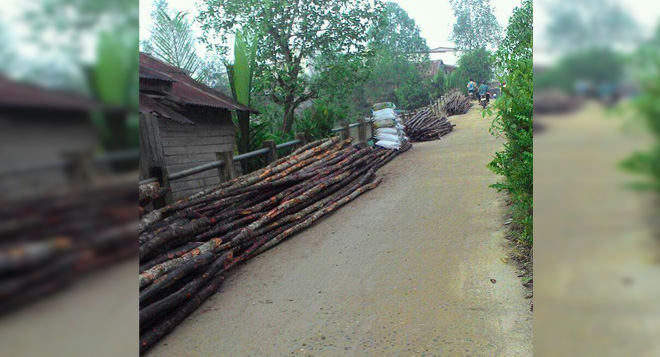 Hampir Roboh, Mahasiswa Soroti kegiatan Bongkar Muat di Jembatan Sungai Piring