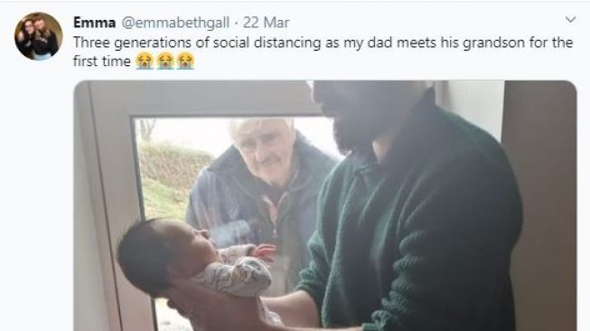 Seorang Kakek Hanya Bisa Intip Cucu dari Jendela, Alasannya Sungguh Bikin Pilu