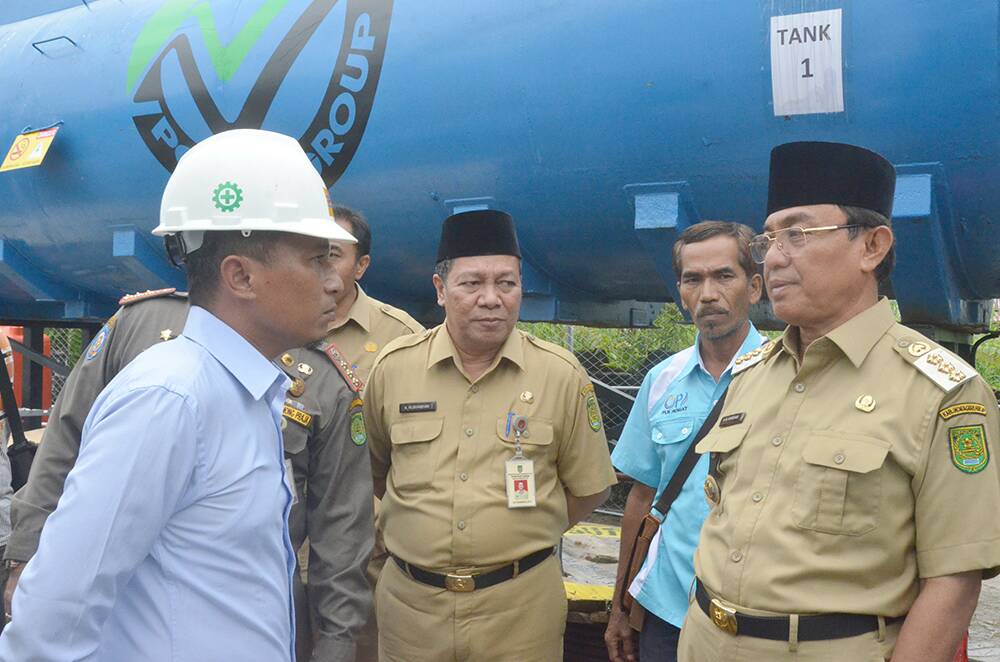 Jawab Keresahan Warga, Bupati Wardan Datangi PLN Tembilahan