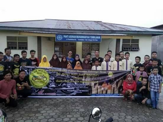 The Mogic Gelar Buka Puasa Bersama di Panti Asuhan Muhammadiyah Tembilahan