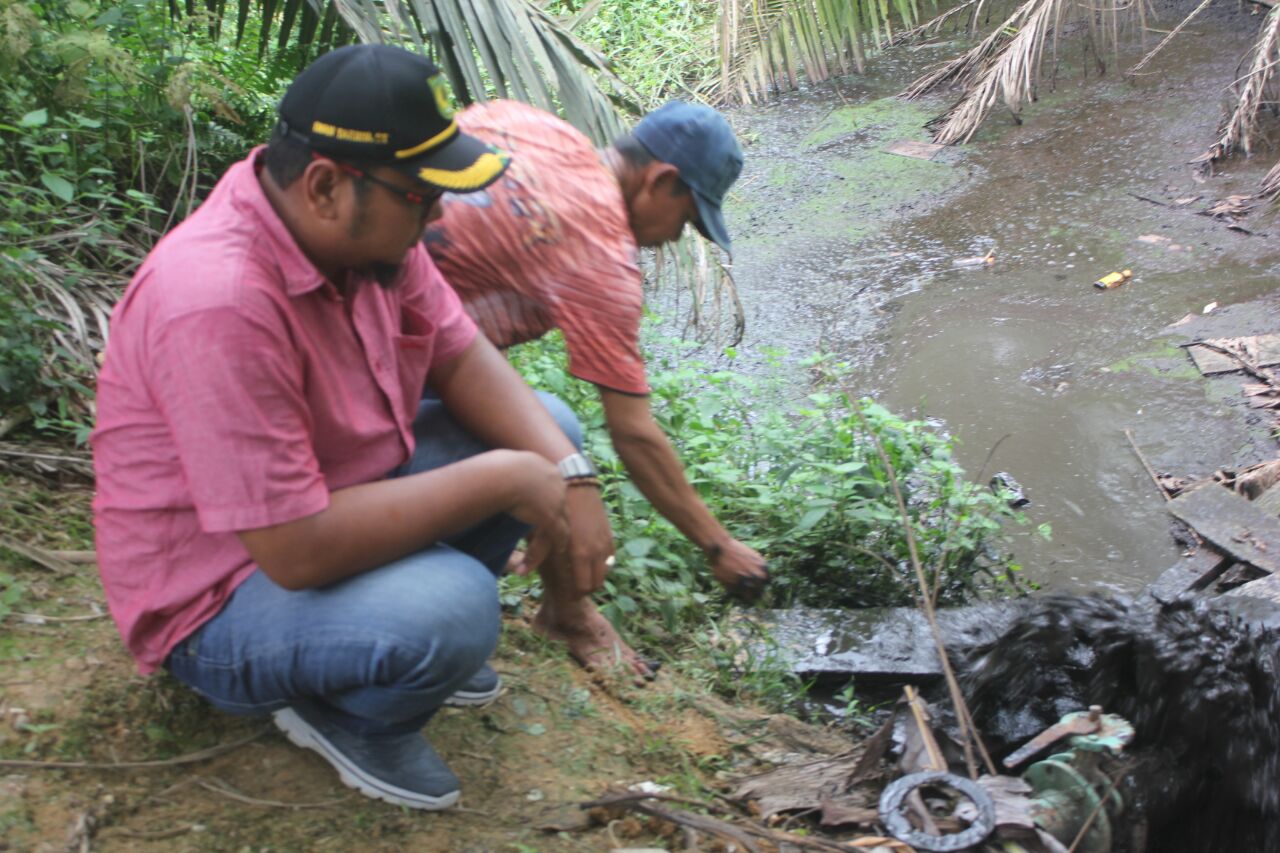 PT PKS Putra Kritang Buang Limbah ke Sungai, Komisi III DPRD Cek Kelapangan