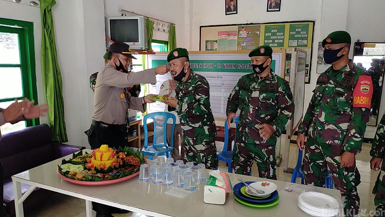 Polsek Teluk Mengkudu dan Koramil 09/TM Rayakan Bersama HUT TNI ke-75