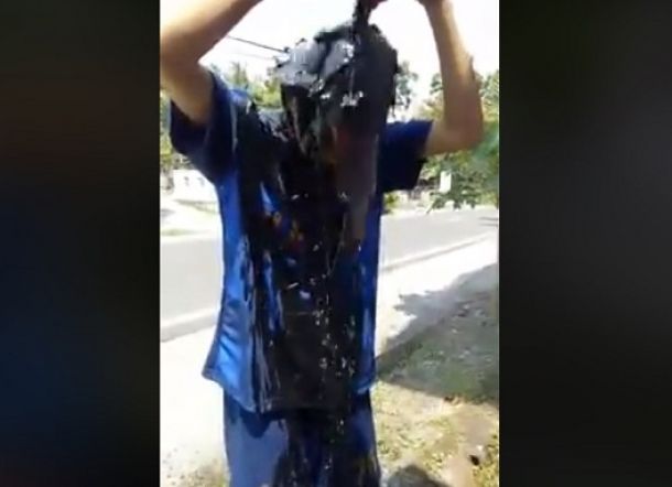 Ini Alasan Pemilik Bengkel Hukum Bocah Yatim Piatu Mandi Oli