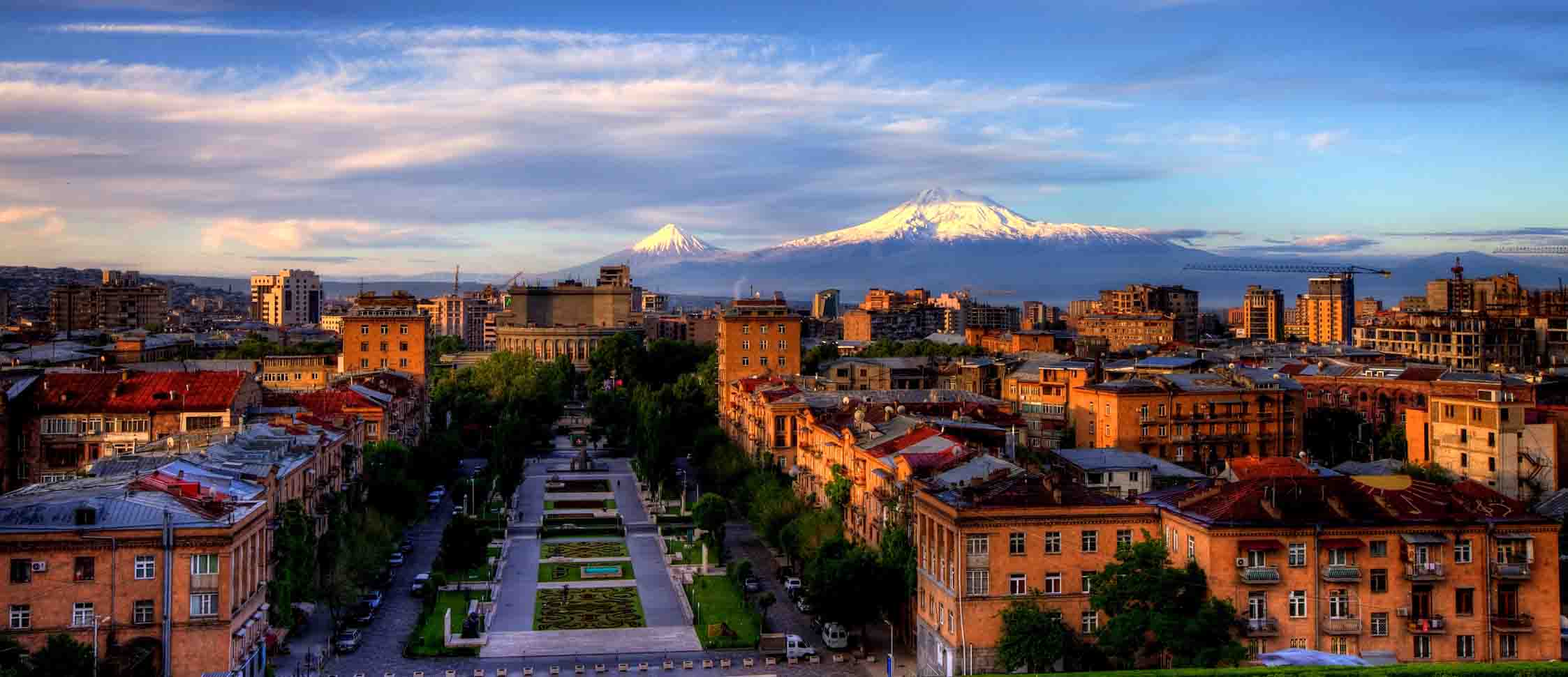 Yerevan, Kota yang Serba Pink