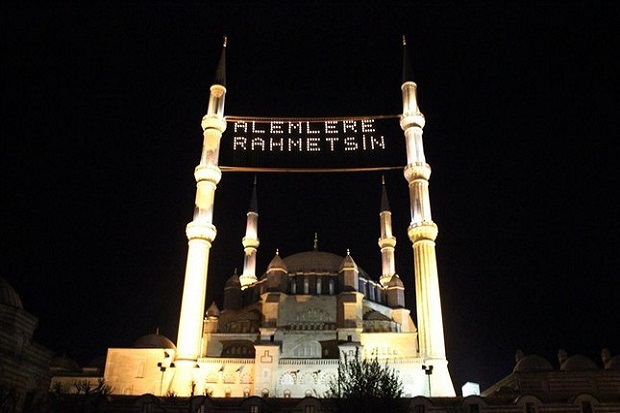 Puasa Ramadan 22 Jam di Negeri yang Matahari Nyaris Tak Terbenam