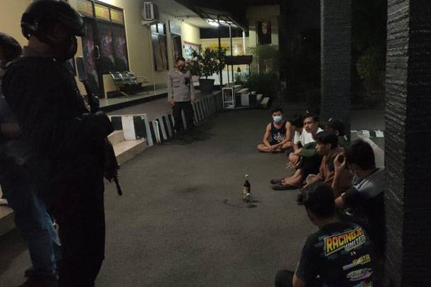Perang Sarung yang Berisi Batu, Sejumlah Remaja Ditangkap Polisi