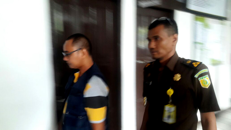 Kejari Inhil Resmi Tahan Tersangka Kasus Korupsi Jembatan Enok