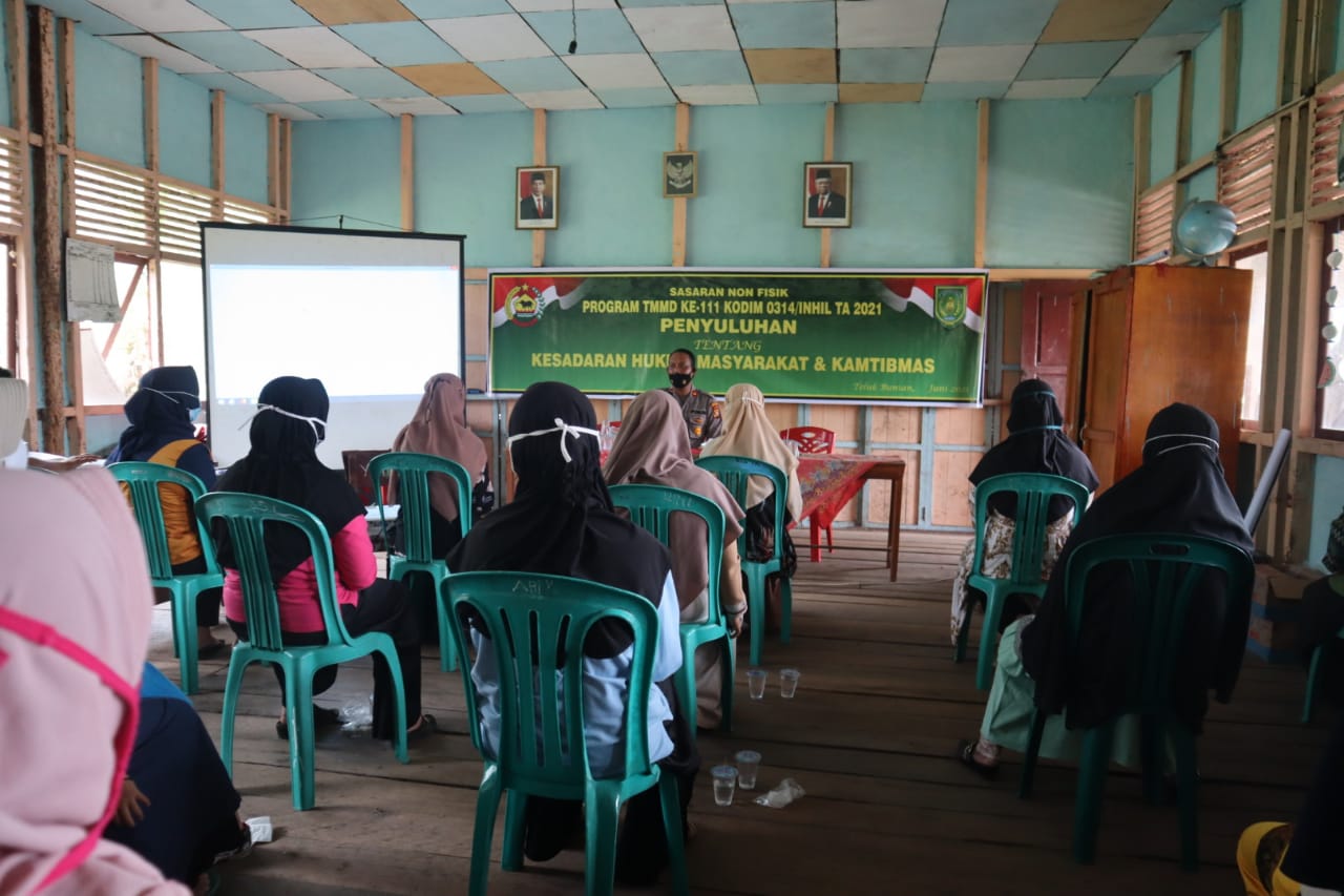 Satgas TMMD ke 111 Kodim 0314/Inhil Beri Penyuluhan Hukum untuk Masyarakat