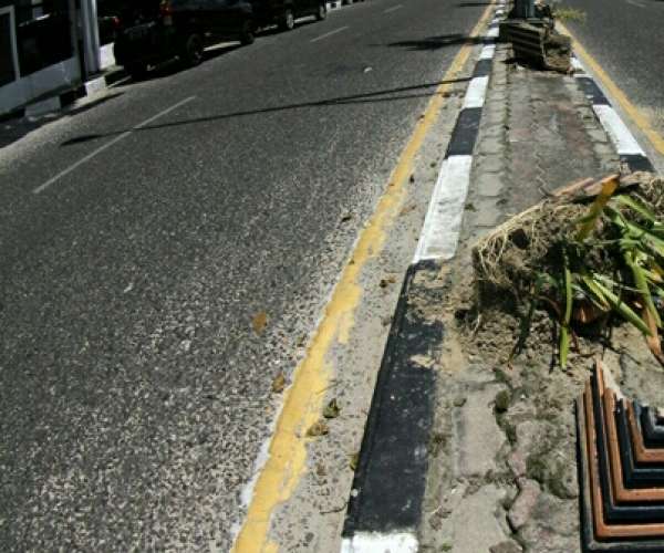 Pot Bunga Dirusak OTK