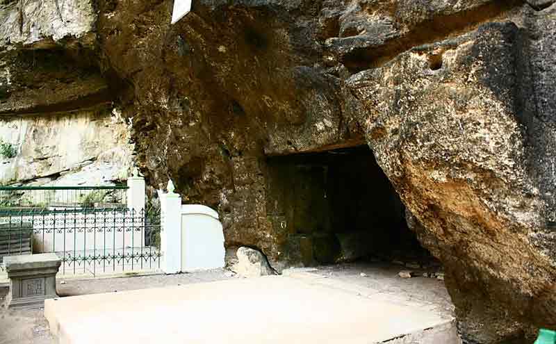 Pintu Gaib Pangeran Diponegoro di Goa Selarong