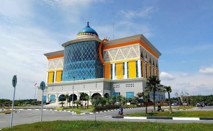 Pemko Pekanbaru Tunda Simulasi Makan Siang Gratis