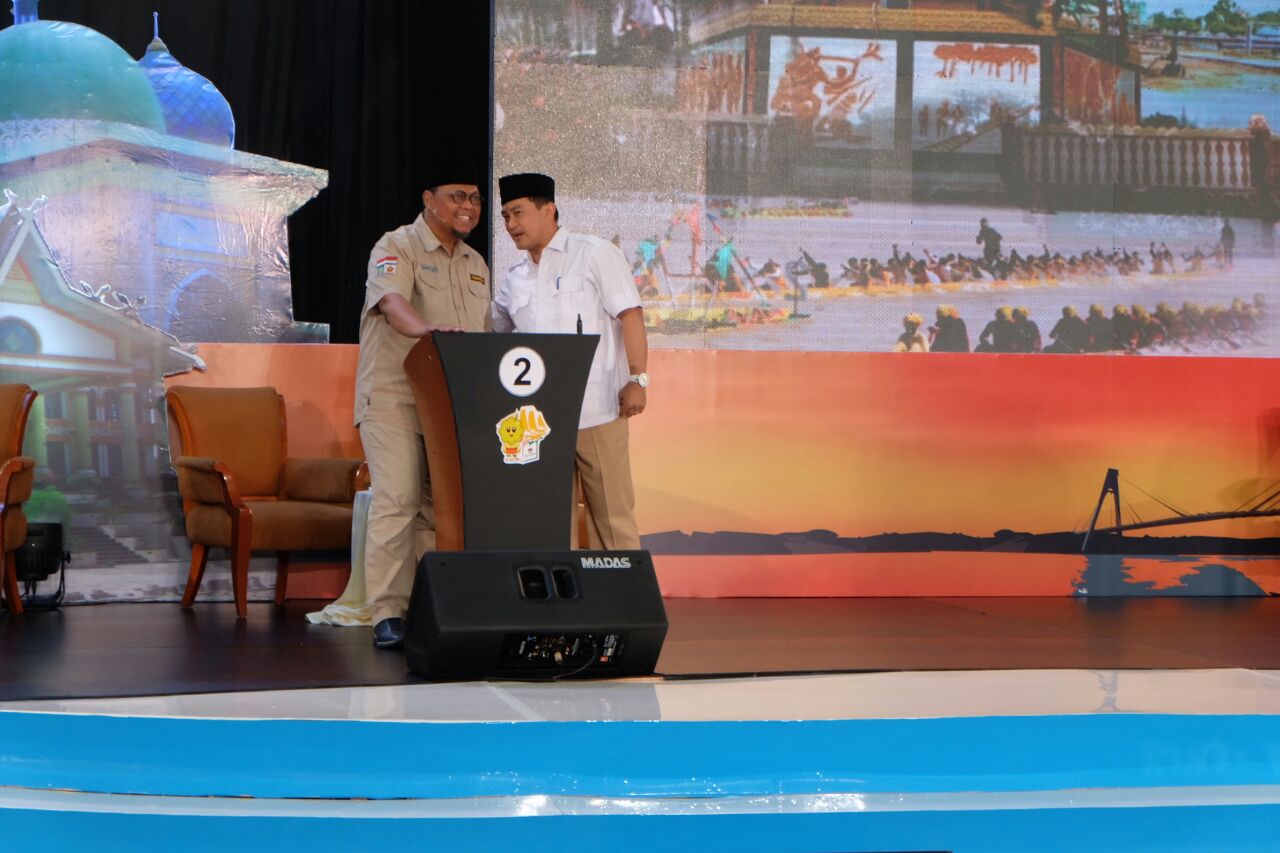 Mengawali Debat, LE Tegaskan 1 Milyar Adalah Wujud Keberpihakan Terhadap Desa dan Kelurahan