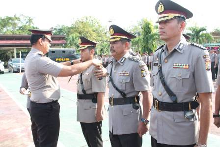 Sertijab Perwira Polres Inhu, Kompol Roni Syahendra Jabat Waka Polres